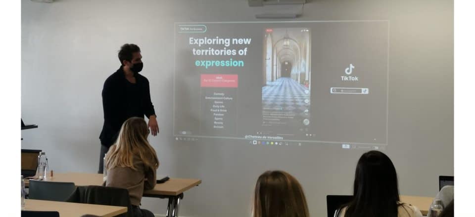 TikTok intervient dans le MS Communivcation d'Entreprise de NEOMA